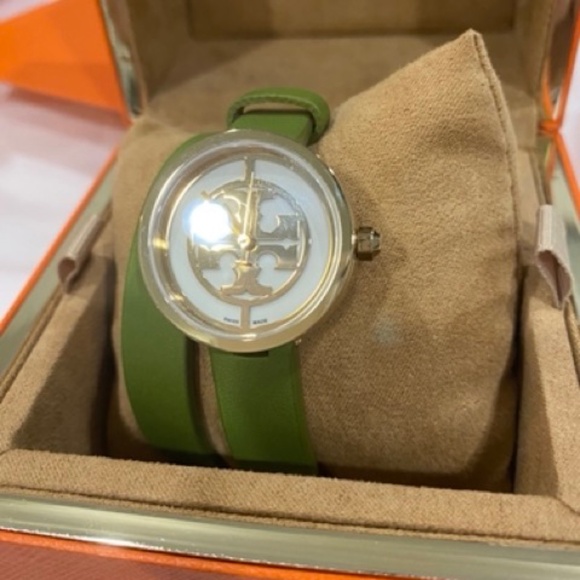Tory Burch Reva Double Wrap Leather Strap Watch - Picture 3 of 11